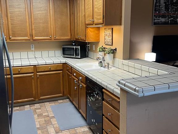 2nd image of 24 Kenbrook Cir Unit 24