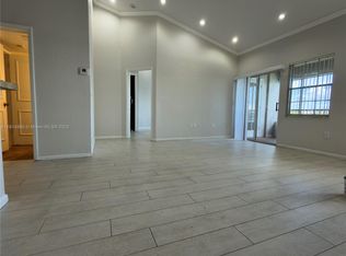 2831 N Oakland Forest Dr APT 304, Fort Lauderdale, FL 33309