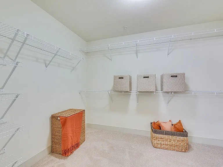 808 West Apartments — Photo 10