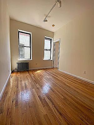 1st image of 318 E 78th St #32