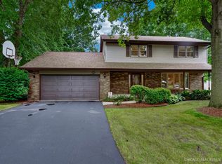 6151 Lippincott Ln, Rockford, IL 61107