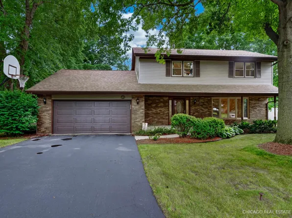 6151 Lippincott Ln, Rockford, IL 61107
