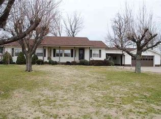 12 Spring Garden Rd, Henderson, KY 42420