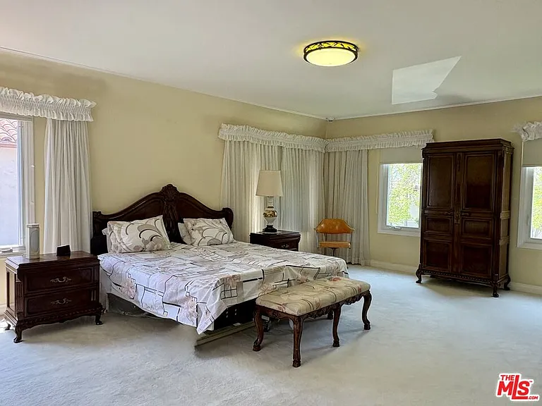 414 N Las Palmas Ave — Photo 30