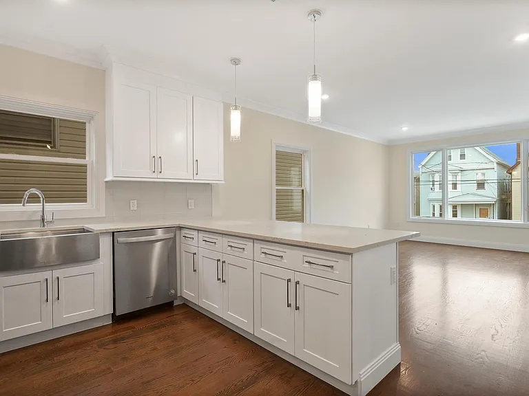 106 Patterson St — Photo 7