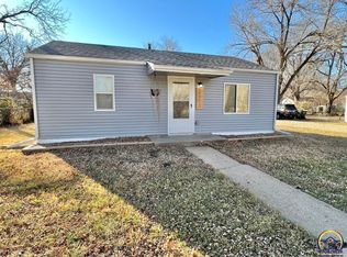 2417 SW Edgewater Ter, Topeka, KS 66614