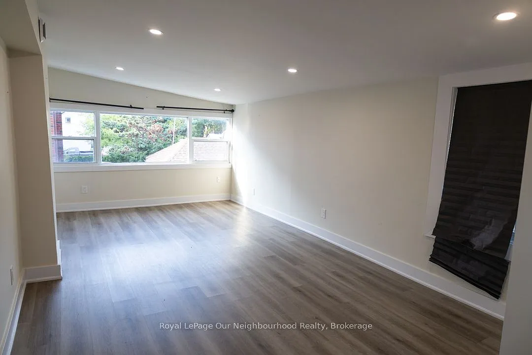 3 bed, $1,899 — Photo 2