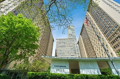 1st image of 3950 N Lakeshore Dr #600