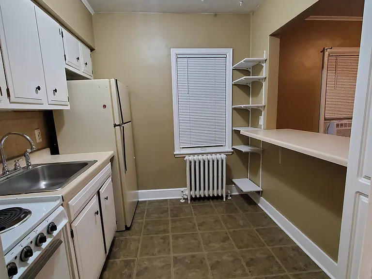 1759 Pleasant St #1 — Photo 8