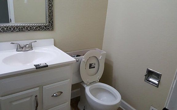 2nd image of 205 Wisewood Cir