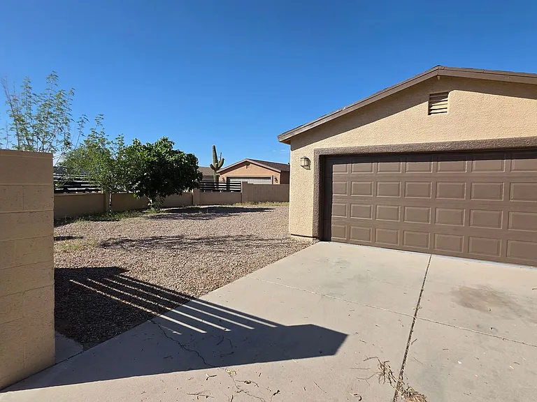 4167 E Market St — Photo 19