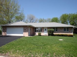 102 Biester Dr, Belvidere, IL 61008
