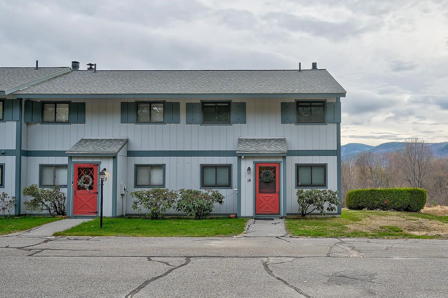 3 bed, 1.5 bath, 1364 sqft, $2,700 — Photo 1