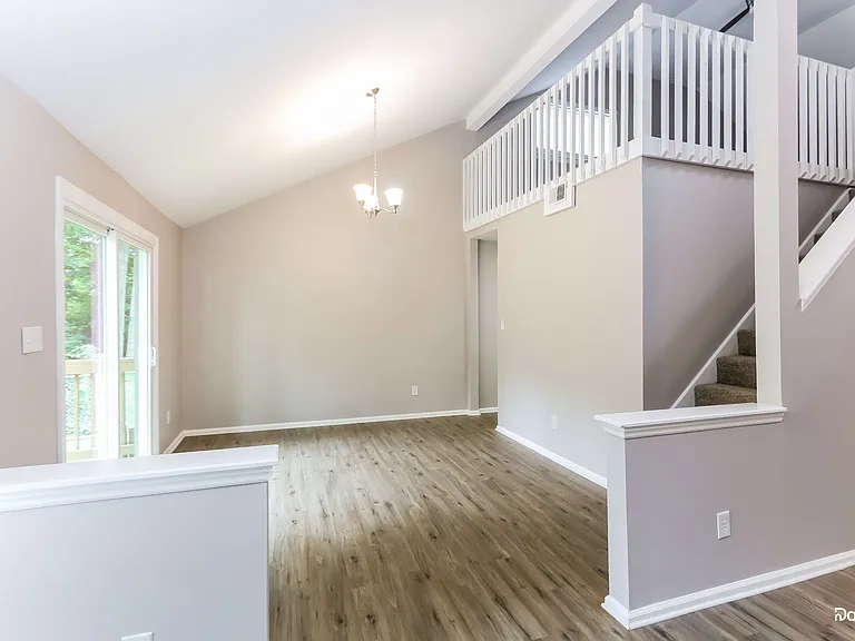 2201 Mary Ann Dr — Photo 5