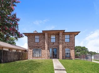 2643 Oak Bend Ln, Dallas, TX 75227