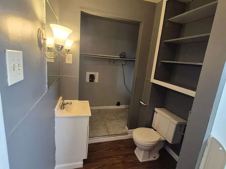 1704 Madison Ave — Photo 9