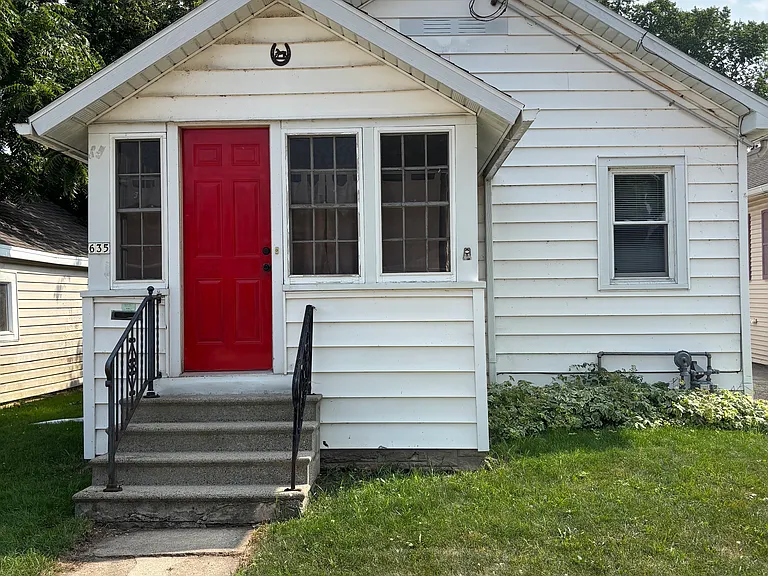 635 Shawano Ave — Photo 4
