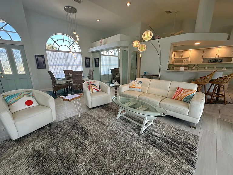 603 Rotonda Cir — Photo 43