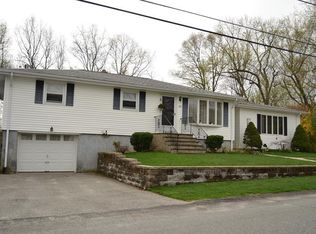 23 Pequot Ave, Cumberland, RI 02864