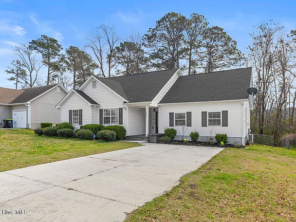 2nd image of 423 Jasmine Lane