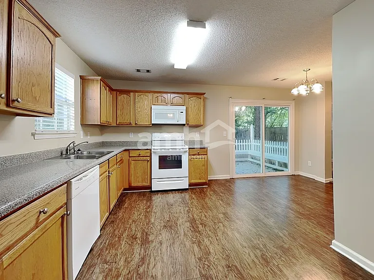 4020 Angels Dr — Photo 3
