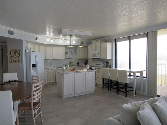 4th image of 1295 Ocean Shore Blvd #2040