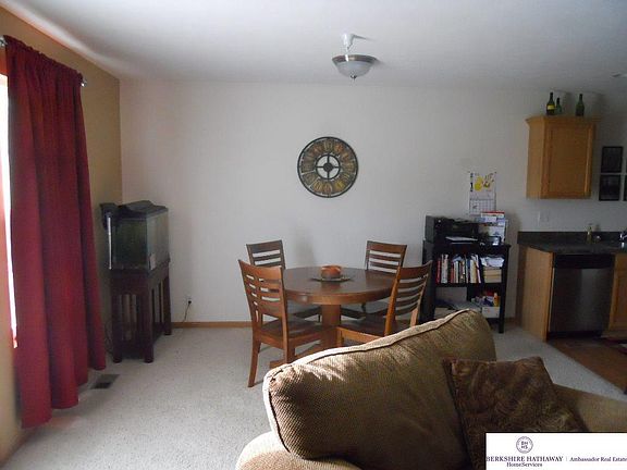3rd image of 6013 N 167th Plz