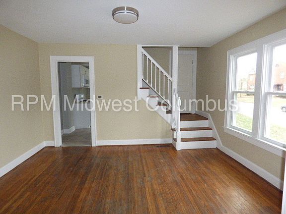 3rd image of 884 Sheridan Ave