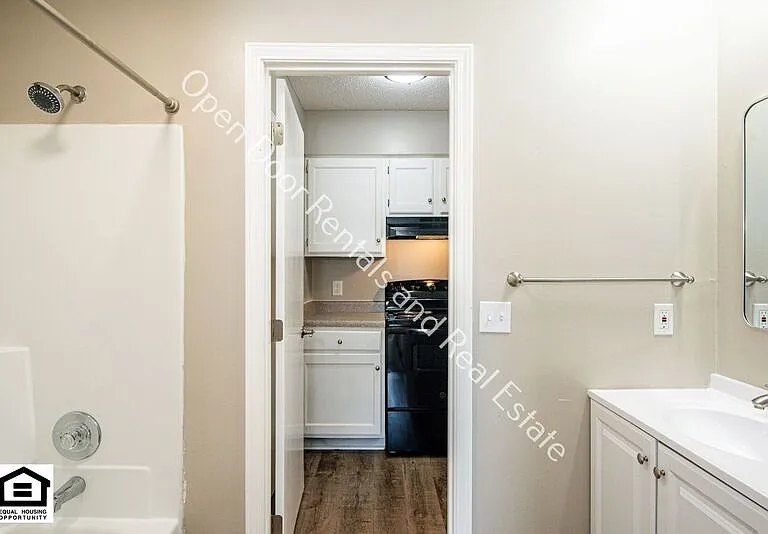 501 Autumn Hills Dr — Photo 8