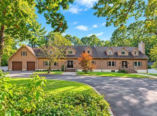 260 Deforest Rd N, Dix Hills, NY 11746