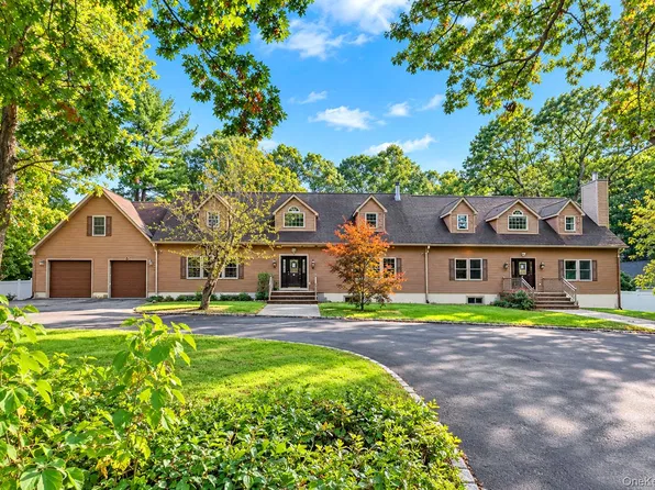 260 Deforest Road N, Dix Hills, NY 11746