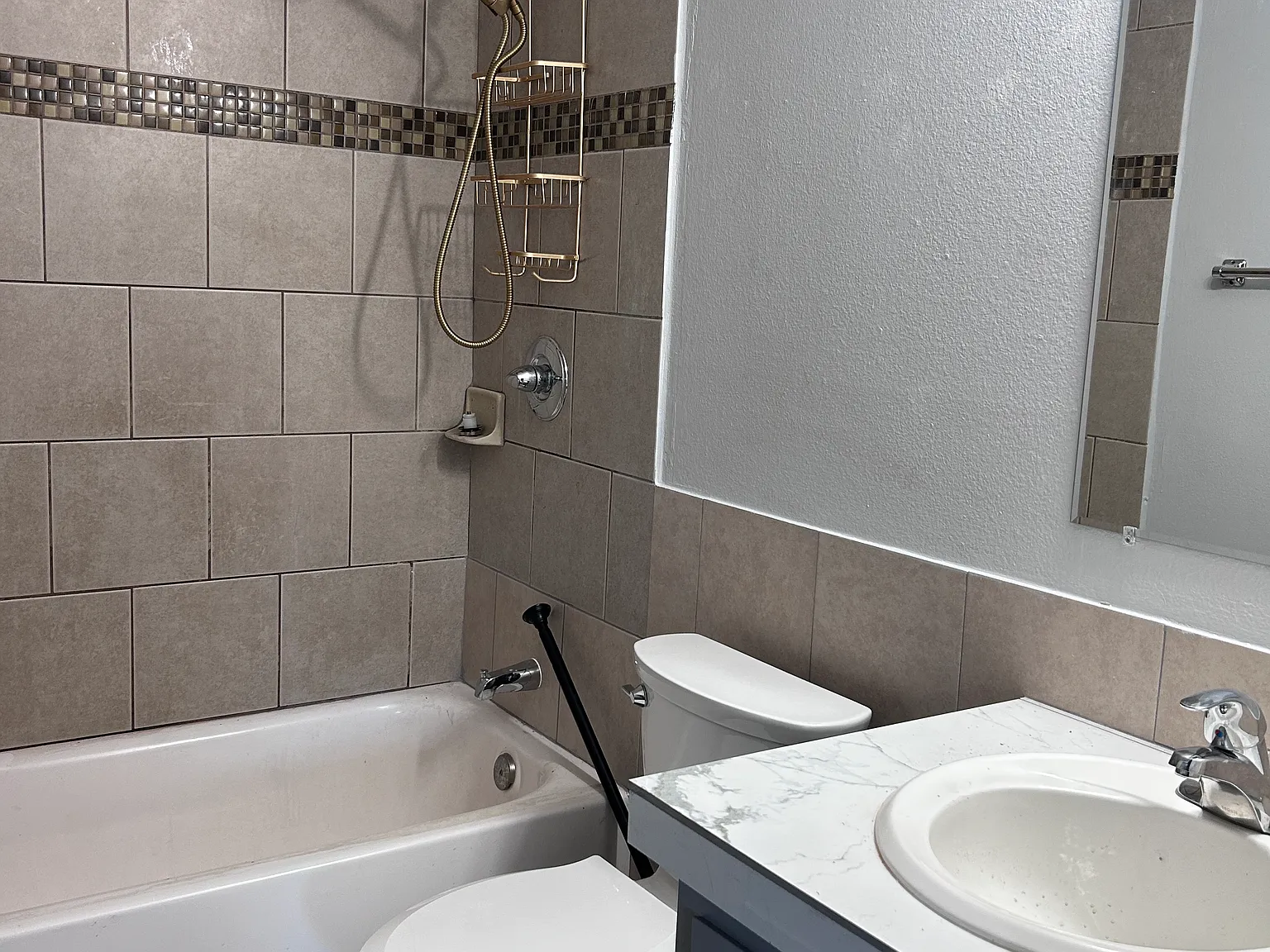 2 bed, 850 sqft, $1,350 — Photo 3