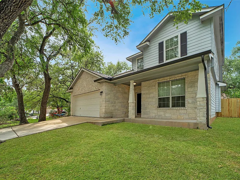 121 Park Ln — Photo 3