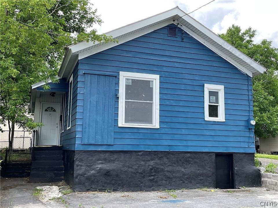 1st image of 707 E Laurel St