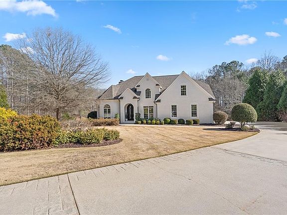 2nd image of 590 Arthur Rd