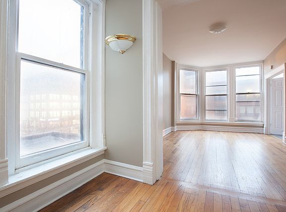 5th image of 1314 S Wabash Ave #3