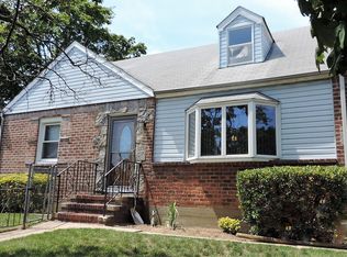 9 Judith Ln, Valley Stream, NY 11580