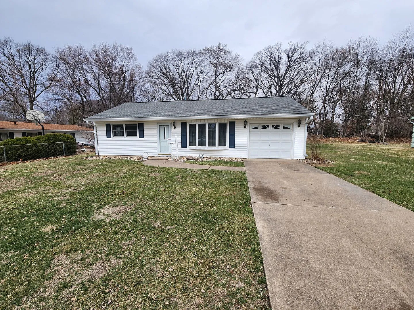2833 27th Ave photo 1