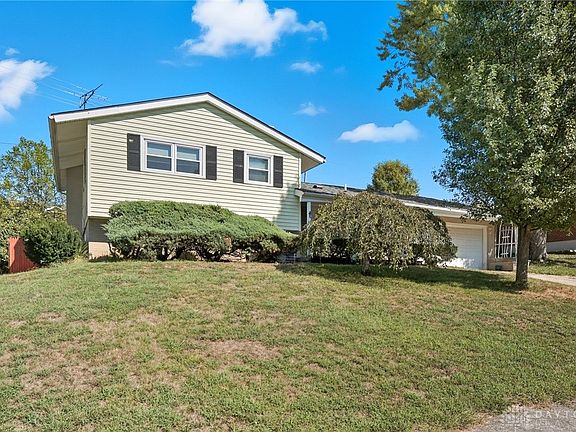 2nd image of 1136 Briarwood Dr
