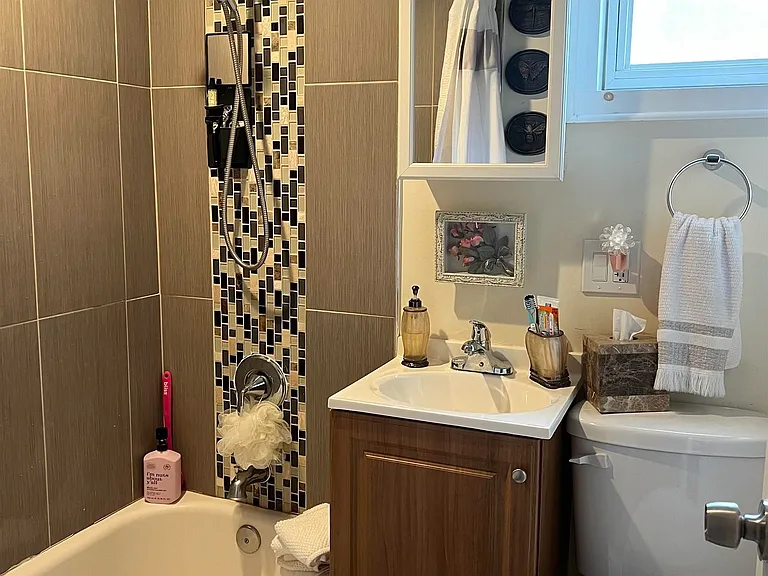 907 Summit Ave #3A — Photo 4