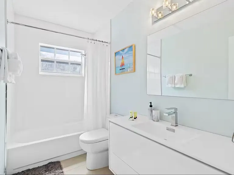 304 SE 4th St — Photo 13
