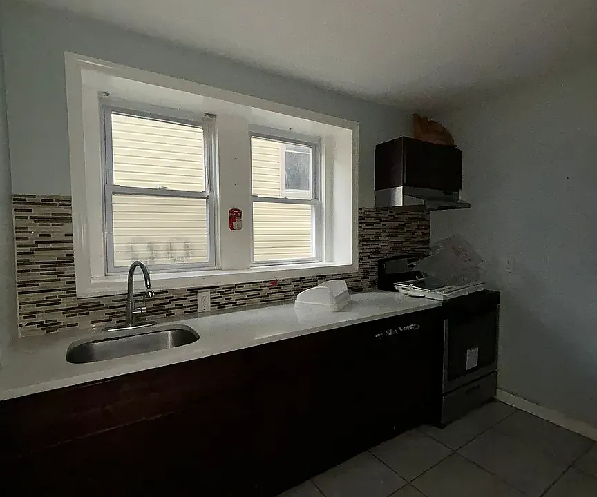132 N Grove St #6C