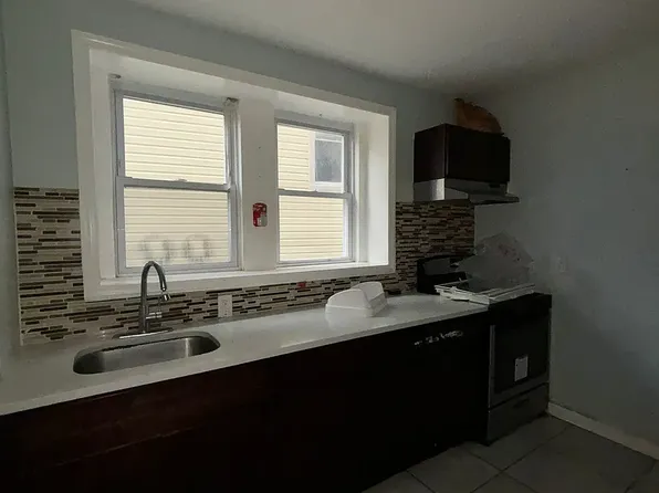 132 N Grove St, East Orange, NJ