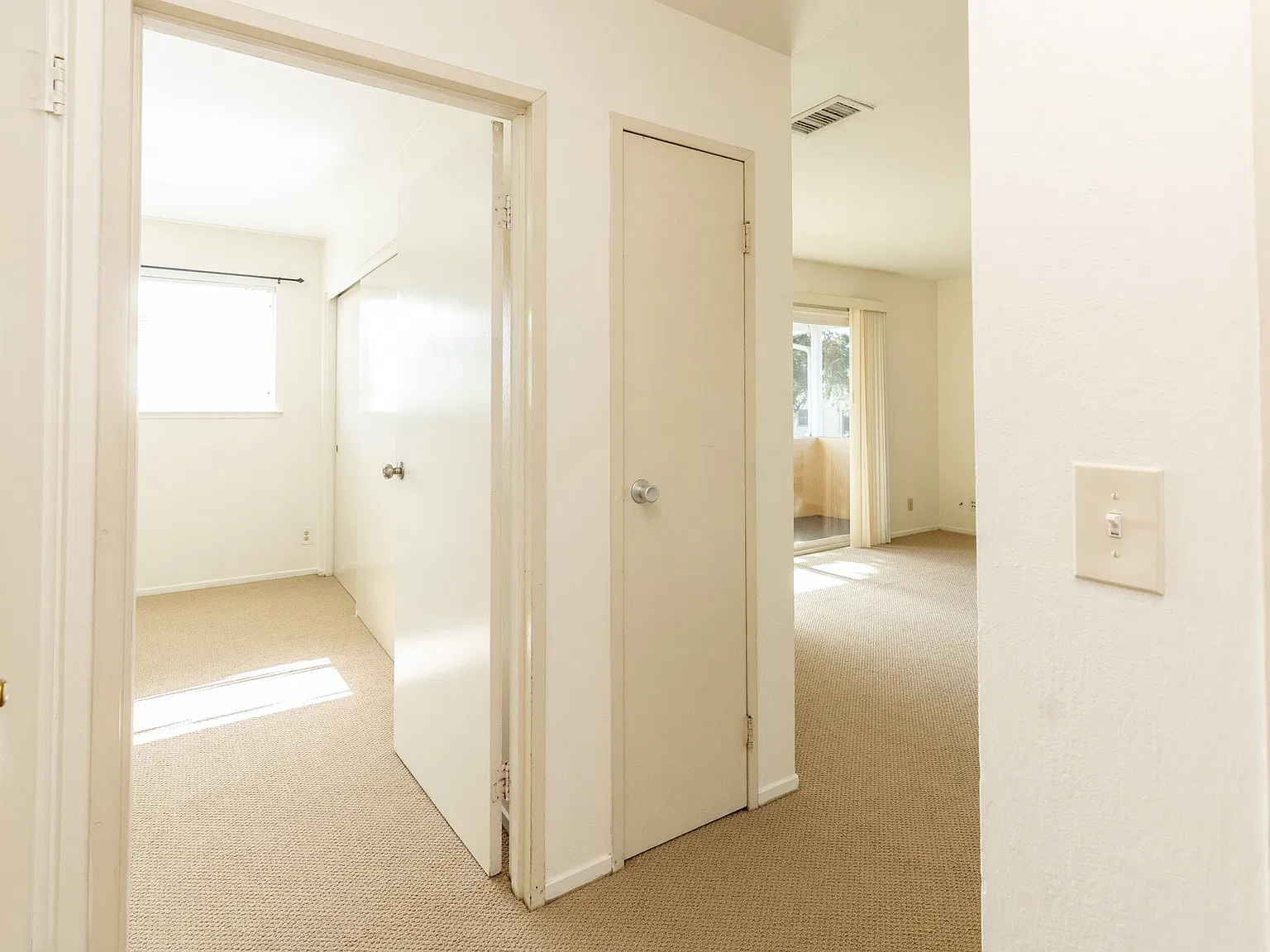 1 bed, 700 sqft, $2,700 — Photo 3