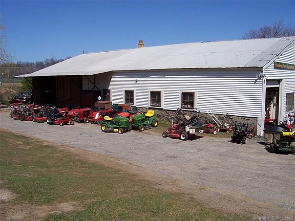 3rd image of 52 Gillotti Road