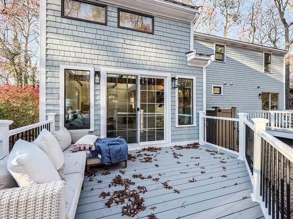 9 Colt Ln, Plymouth, MA 02360