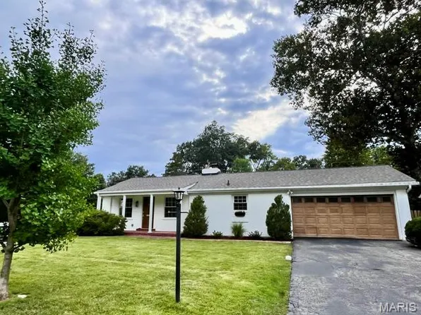 1031 Glenway Dr, Saint Louis, MO 63122