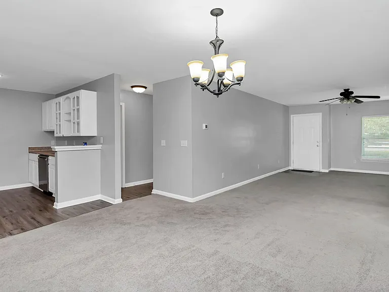 141 Wigmore Ln — Photo 15
