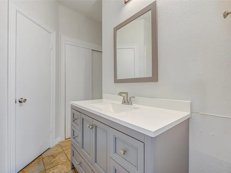 308 N Ranch House Rd — Photo 16
