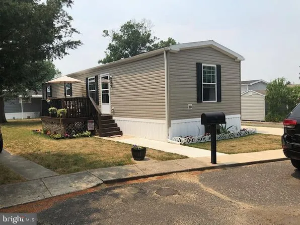 38 Goldfinch Dr, Mantua, NJ 08051